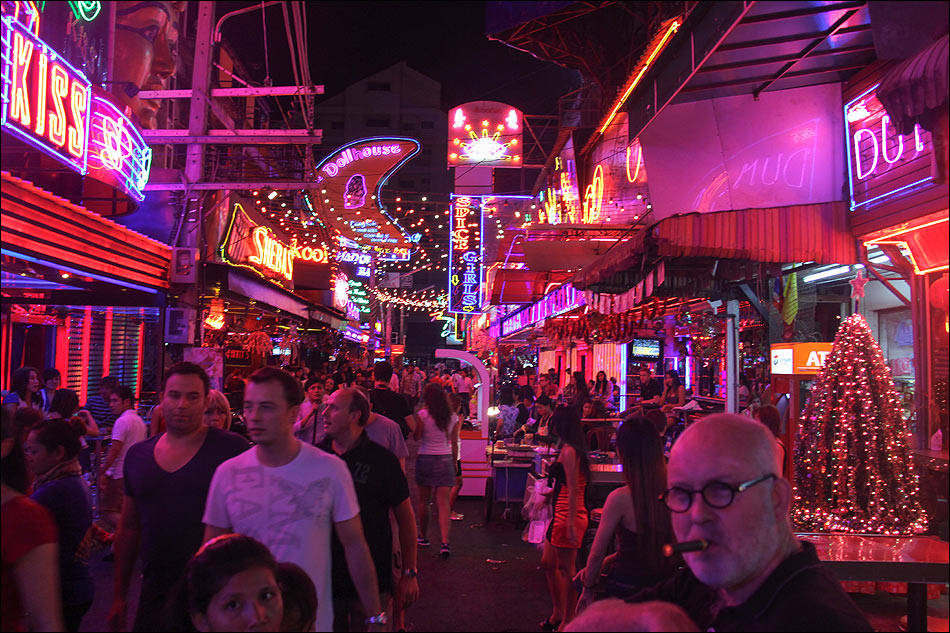 Улица красных фонарей Бангкока