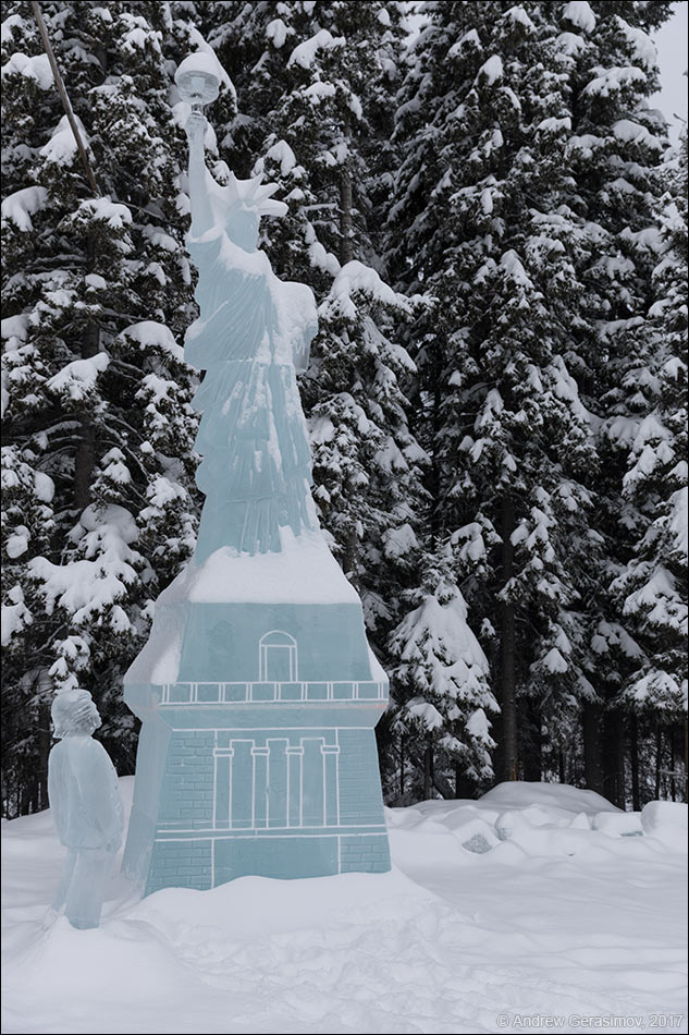 Статуя Свободы изо льда