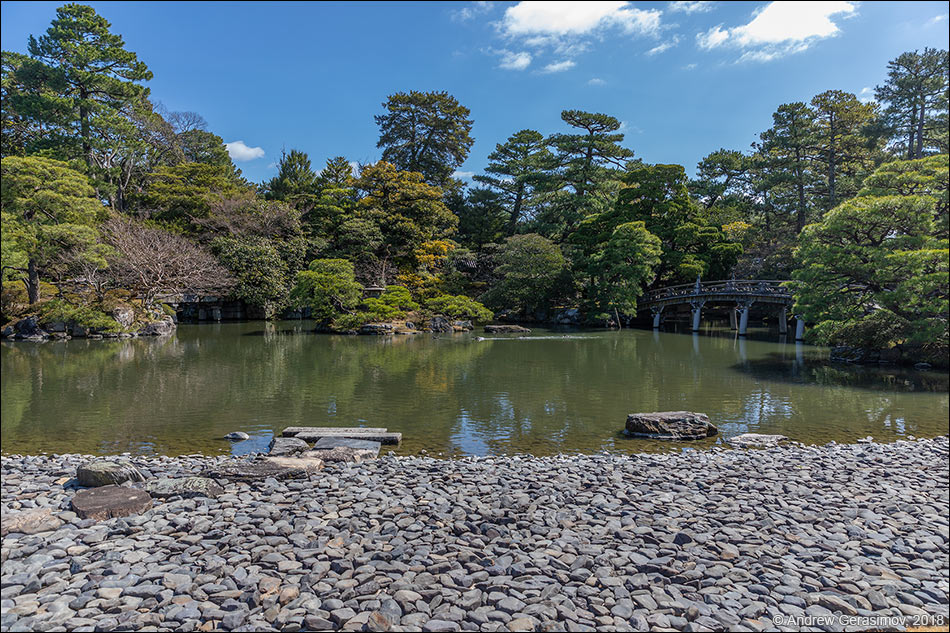Пруд императорского дворца Киото