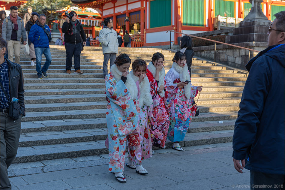 Японки в кимоно