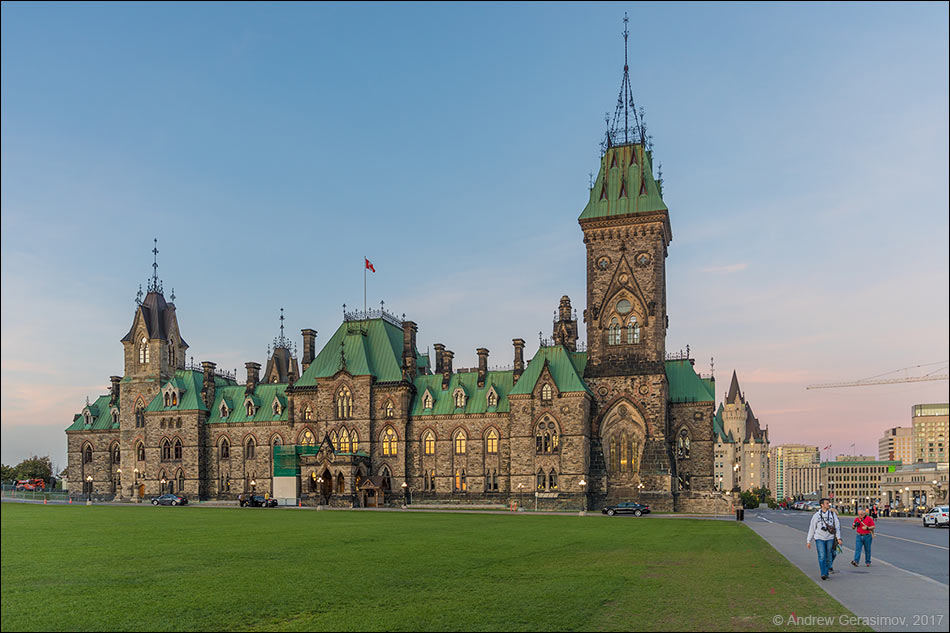 Восточный блок парламента Канады